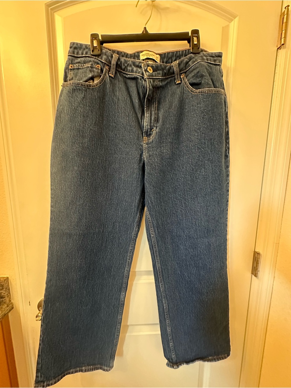 Abercrombie & Fitch Women's 90s relaxed high-rise Jean